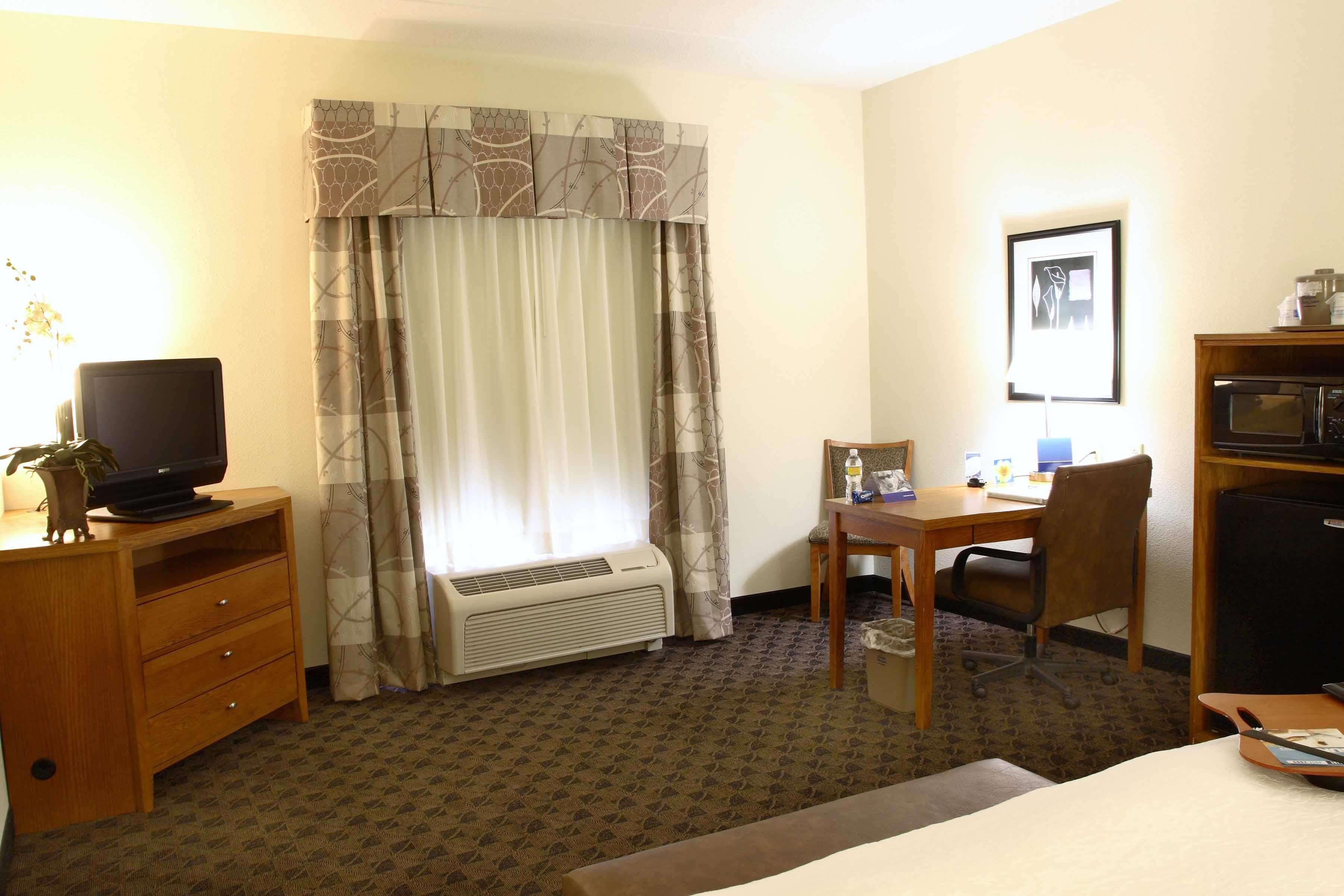 Hampton Inn & Suites Chesapeake-Square Mall Стая снимка