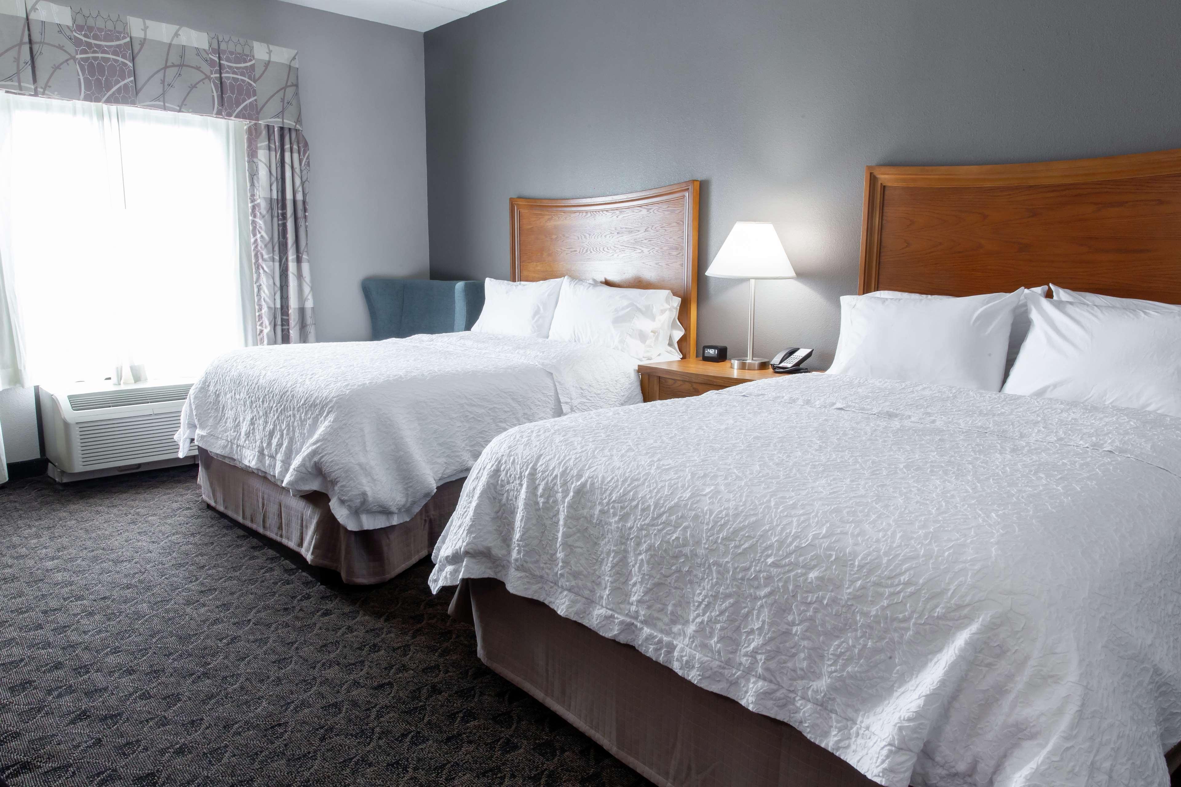 Hampton Inn & Suites Chesapeake-Square Mall Екстериор снимка