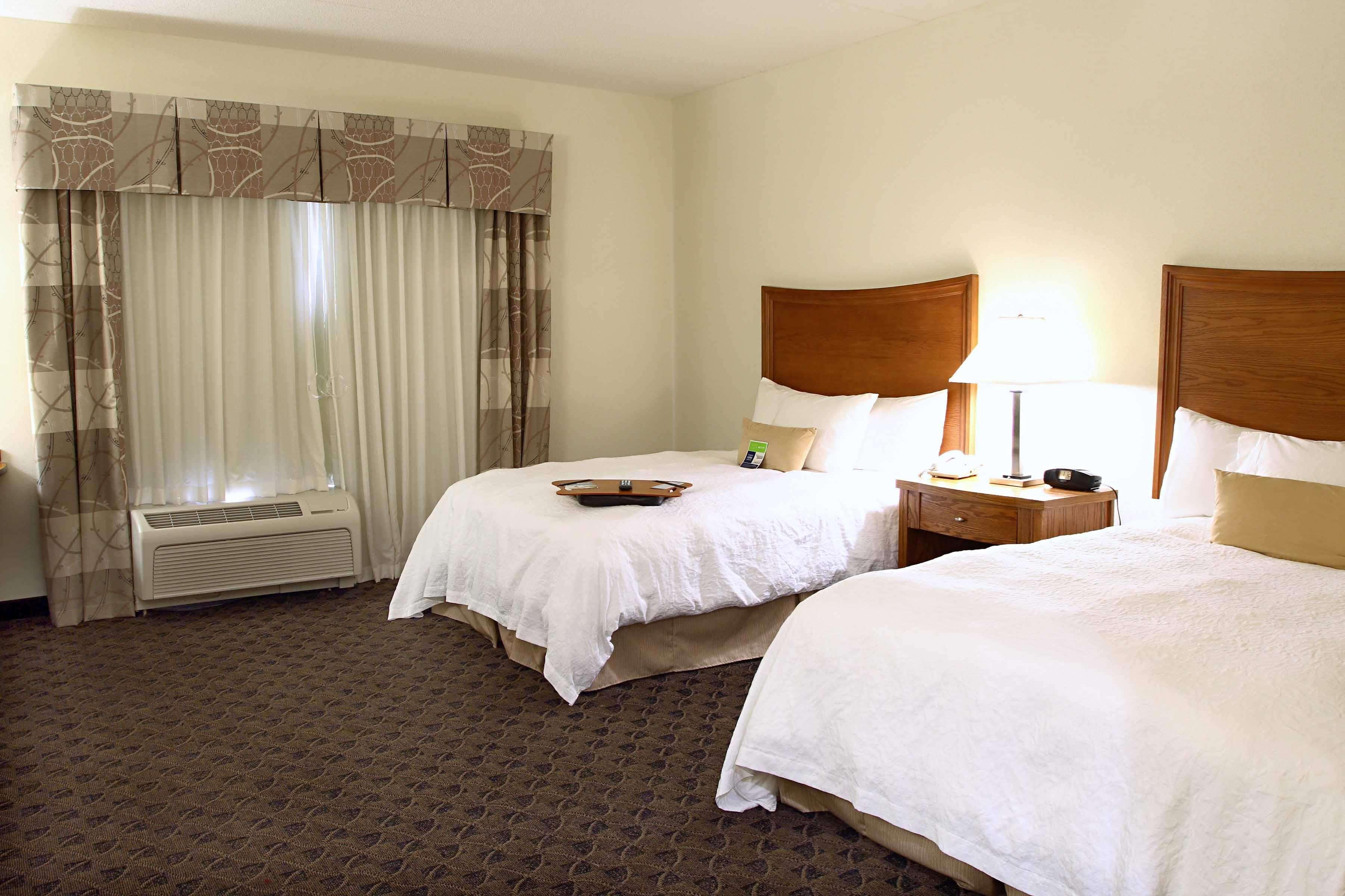 Hampton Inn & Suites Chesapeake-Square Mall Стая снимка